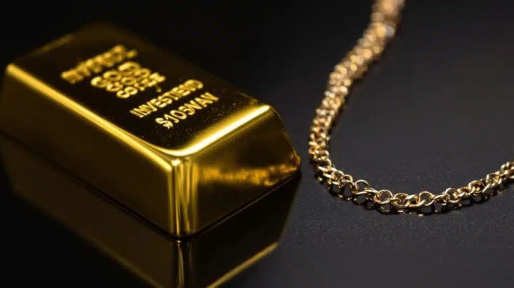 شمش طلا کنار زنجیر طلا