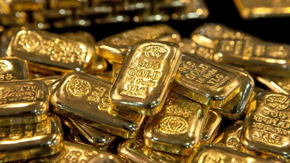 close-up-of-a-pile-of-gleaming-gold-bars

